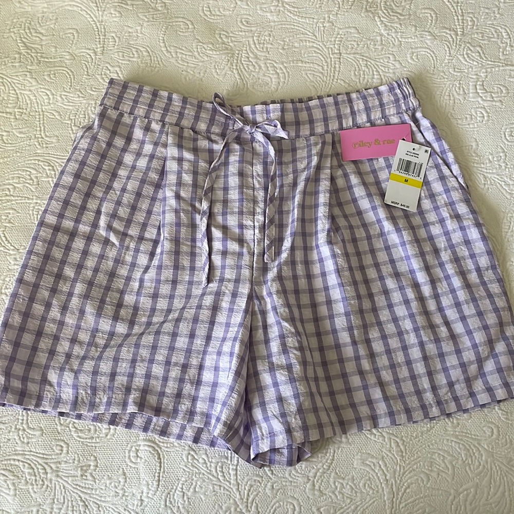 Riley & Rae Women’s plaid Lightweight Lilac Petal Shorts Size M NWT